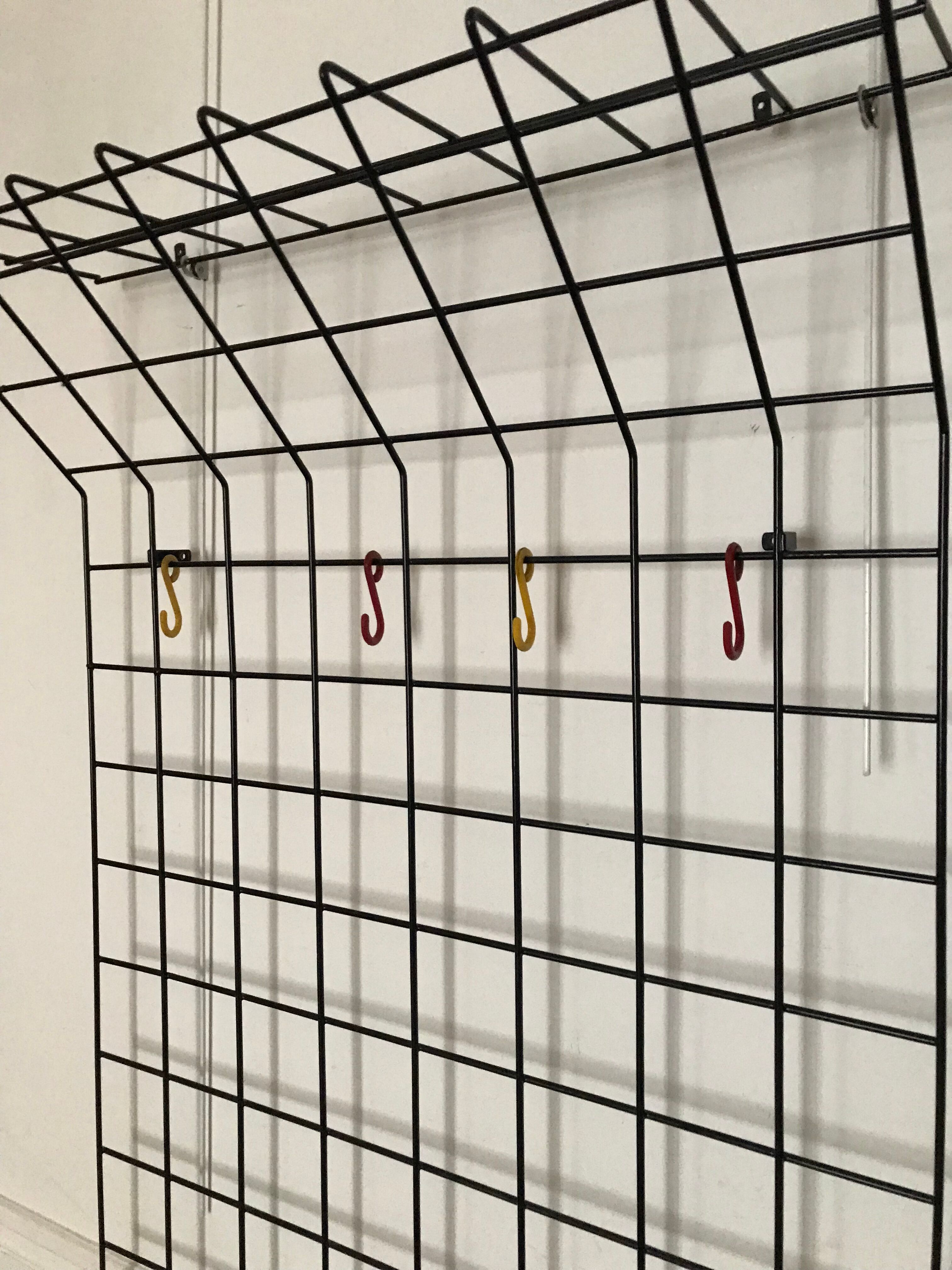 Wall coat rack steel wire