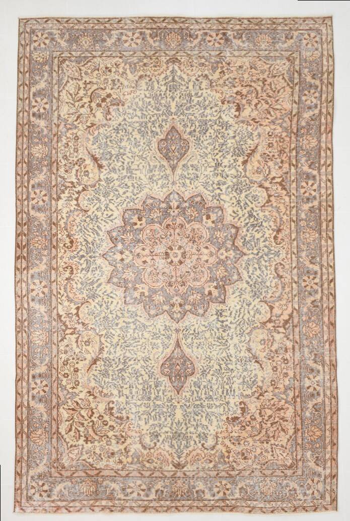 Vintage Persian Style Rug, Soft Beige Blue Medallion Handwoven Carpet