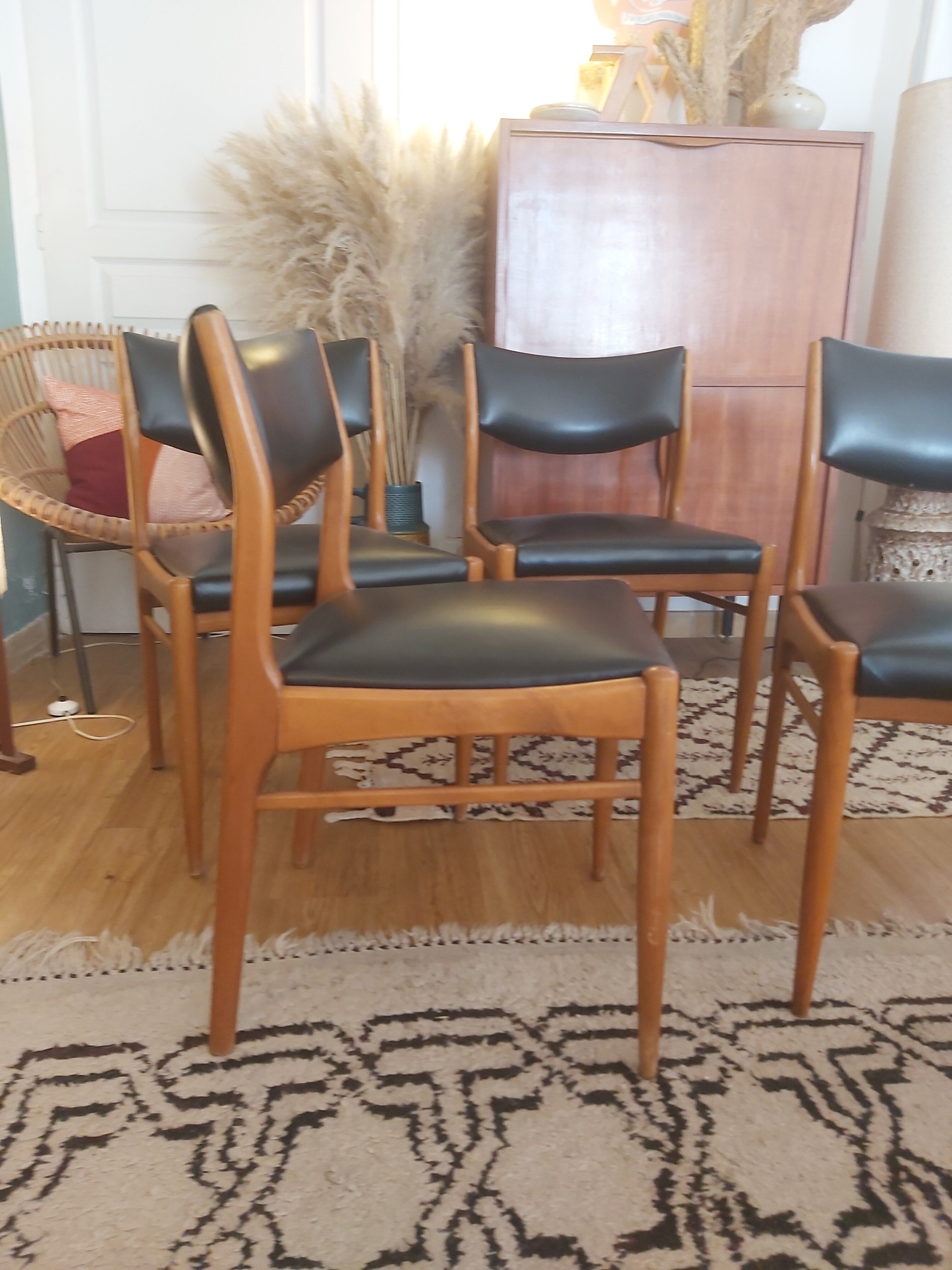 Series of 4 chairs in teak and vintage skai