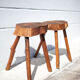 Paire de tabourets bois tripode brutaliste