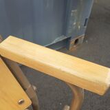 Wheelchair cinema theatre strapontin