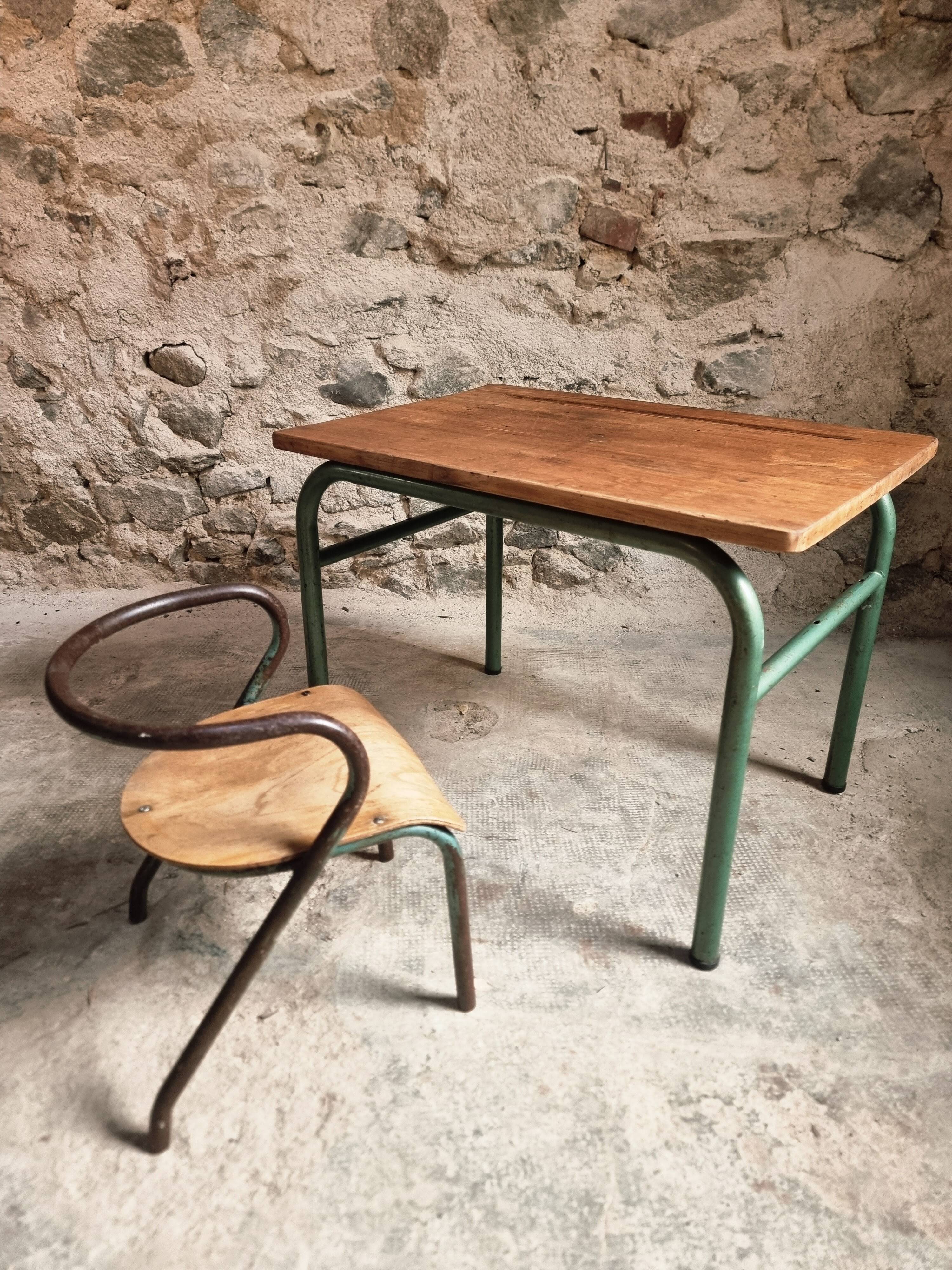 Ensemble bureau et chaise d’écolier vintage – Mobilier scolaire industriel