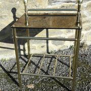 Table de chevet ou bout de canapé en verre miroir et métal doré