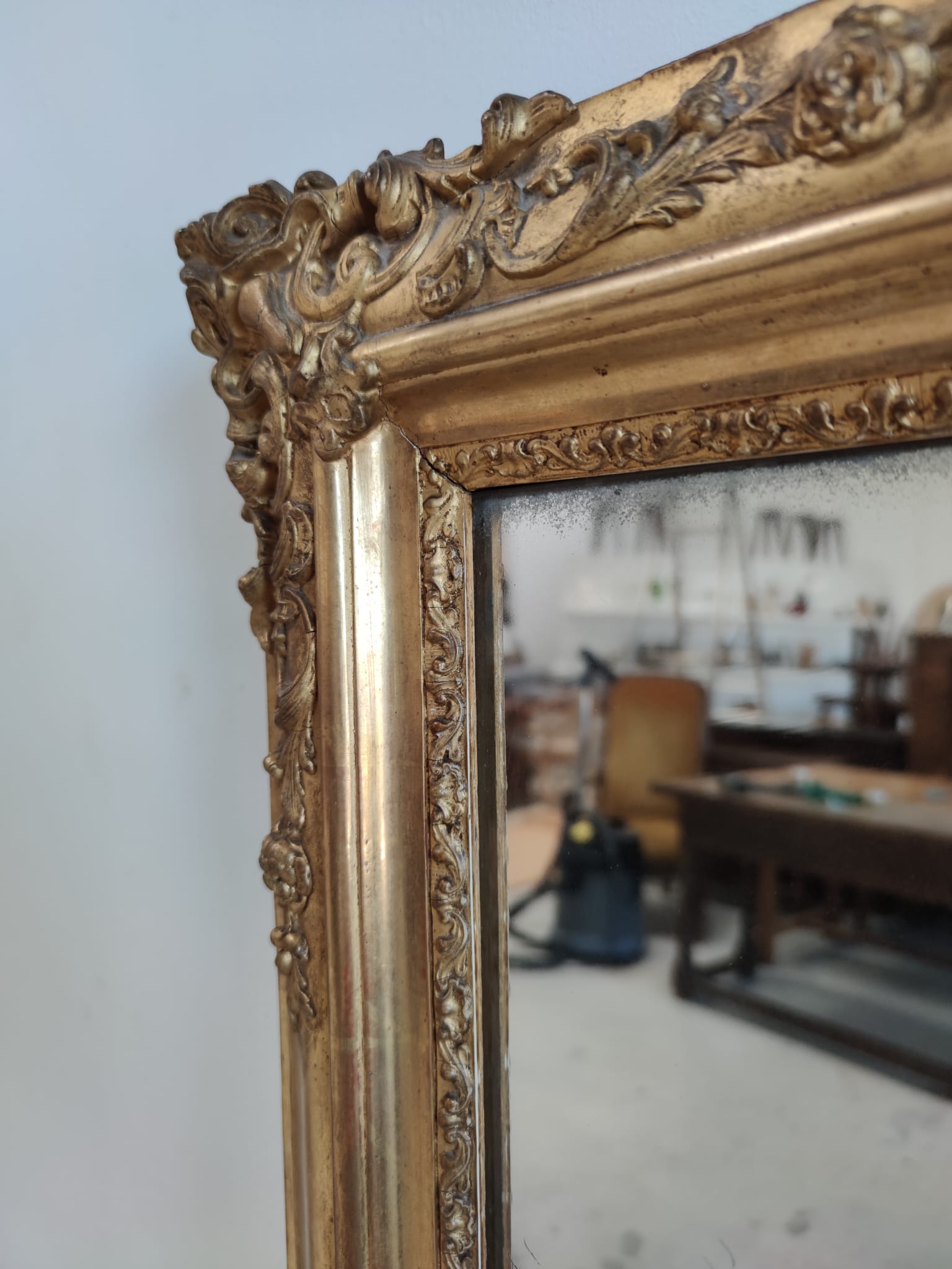 Rectangular golden mirror moldings plant motifs nineteenth H: 130cm