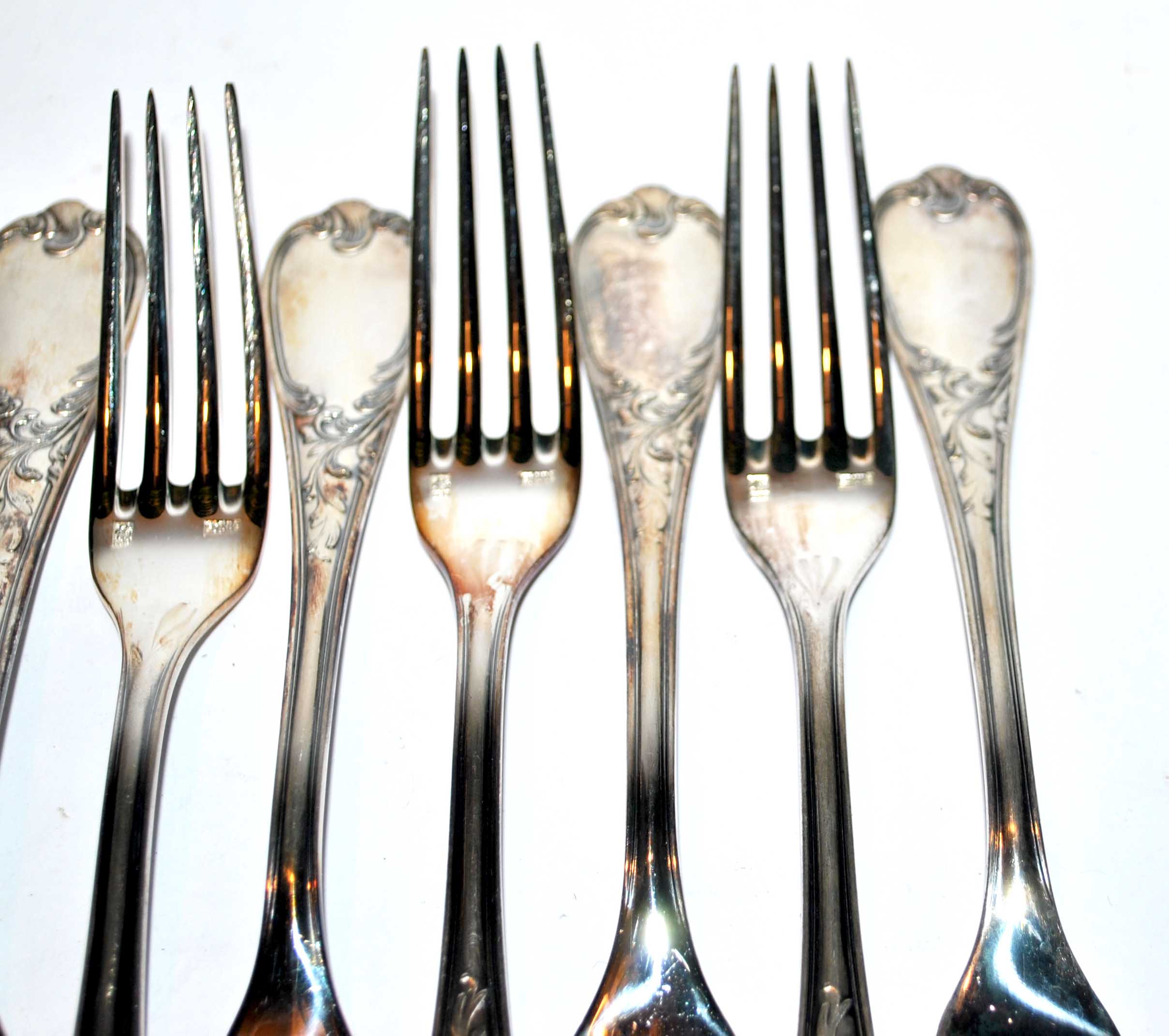 Series of 12 table forks in silver metal ercuis rocaille