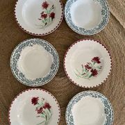 Assiettes creuses anciennes pour 2 modèles.