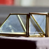4 anciennes boites à bijoux en verre, laiton et miroir