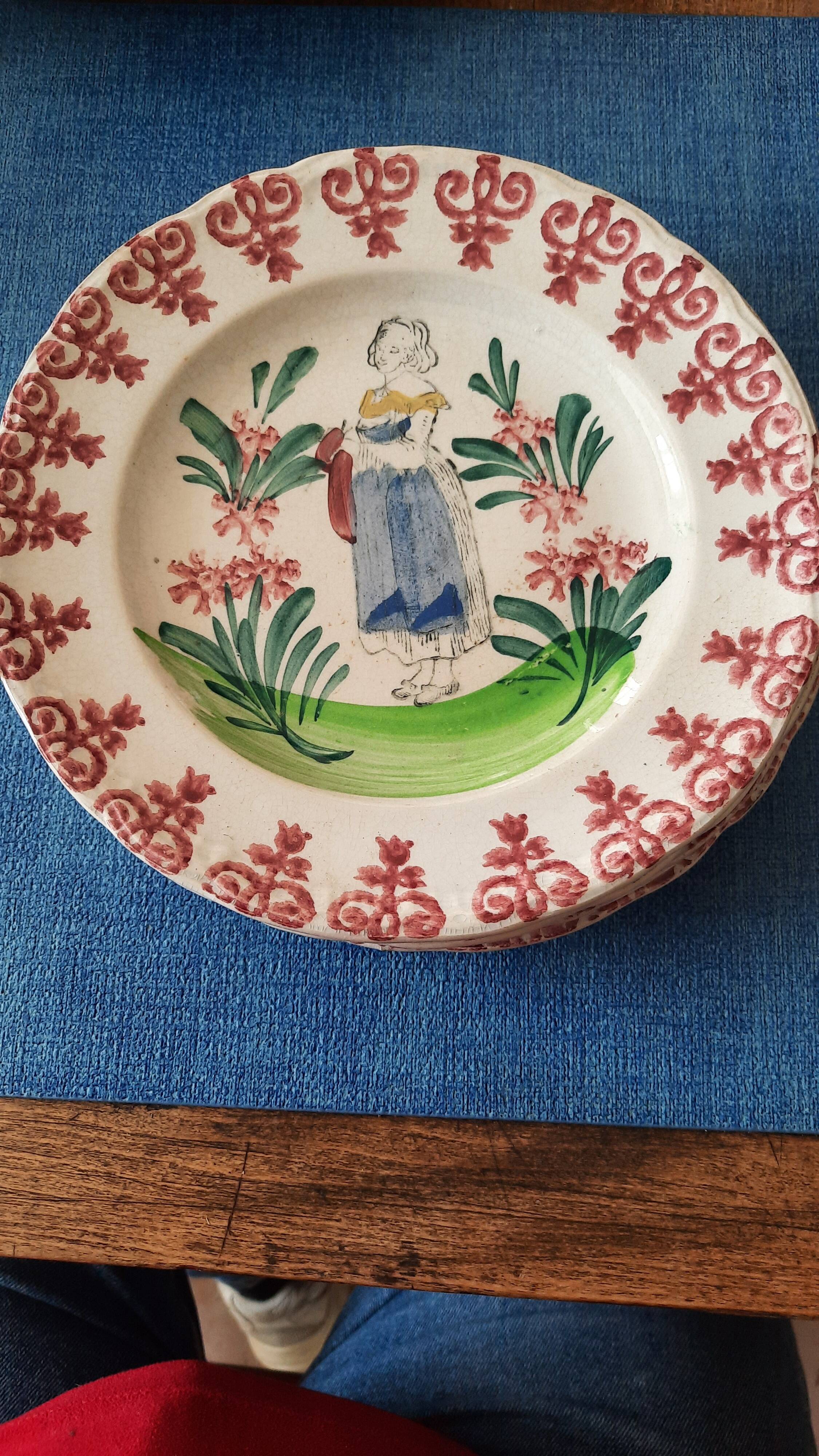 8 dessert plates l'Amandinoise