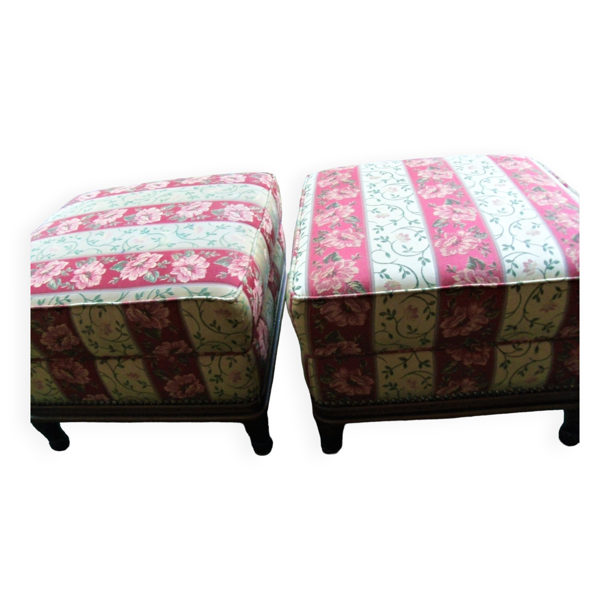 Lot 2 poufs Upholsterers in solid walnut