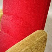 Fauteuil tissu rouge et jaune moutarde style bouclette 1970