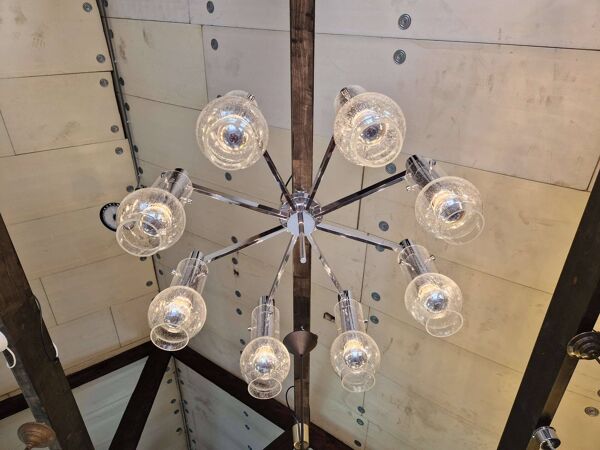 Grand plafonnier/lustre en métal chromé et verre soufflé bullé, années 1970