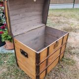 Travel trunk early 20th