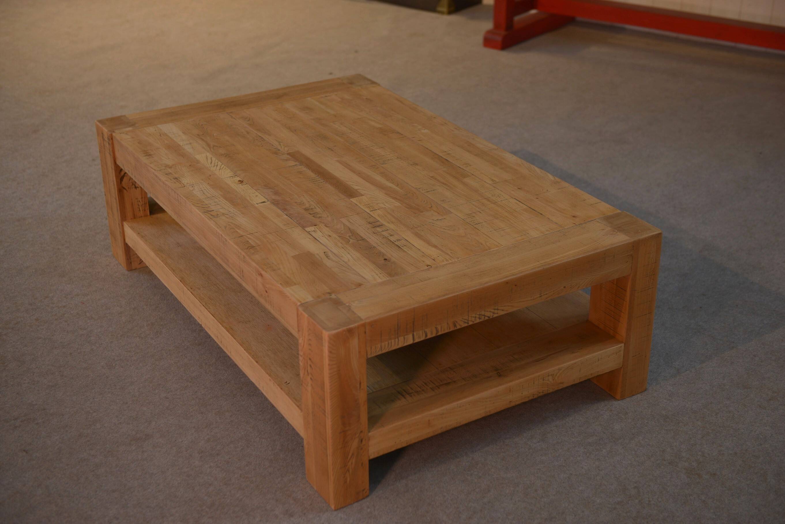 Coffee table in oak and oak veneer from Belgian manufacture