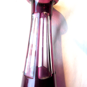 Carafe cristal Baccarat Saint-Louis, modèle Massenet ciselée violette et blanche