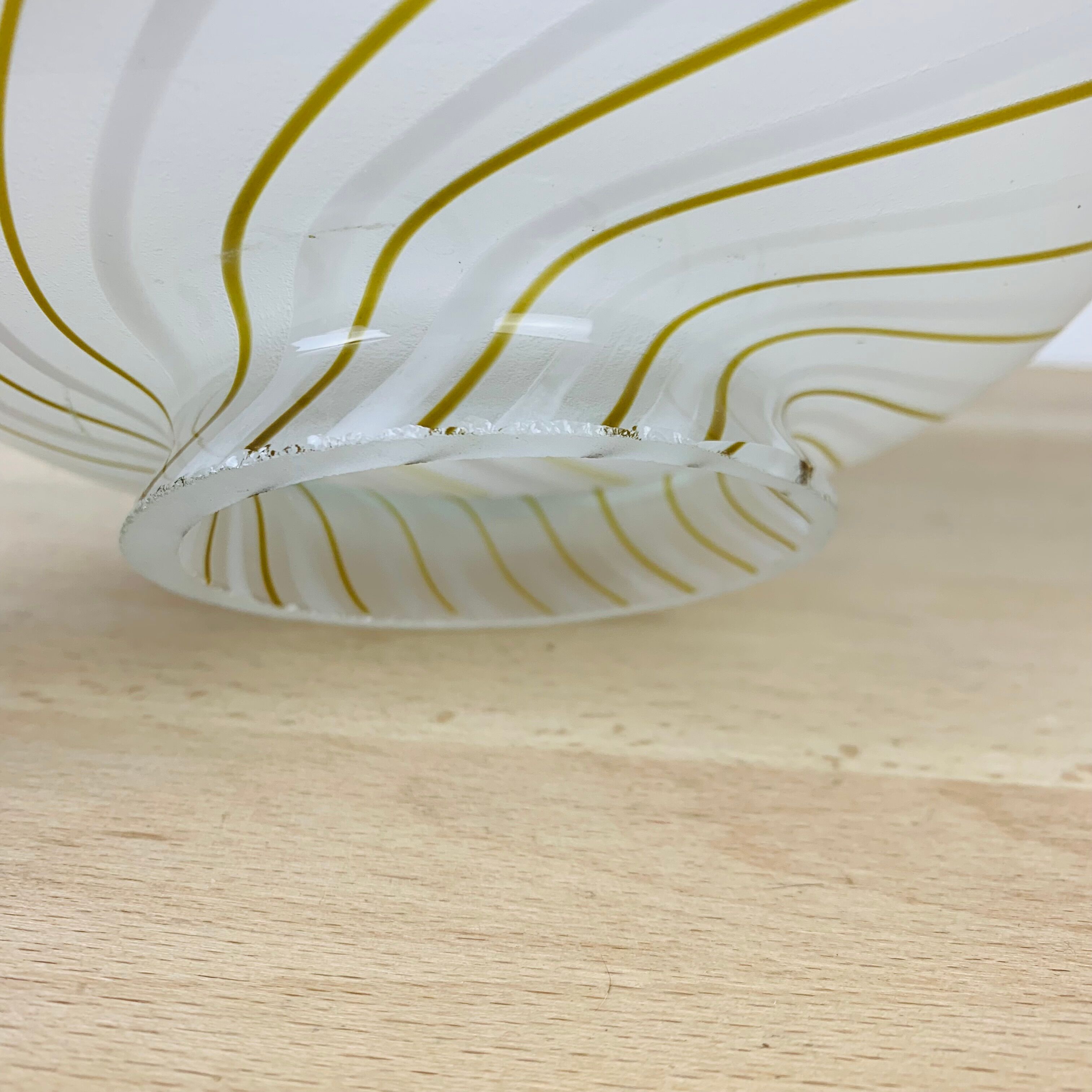 Abat day striped glass globe