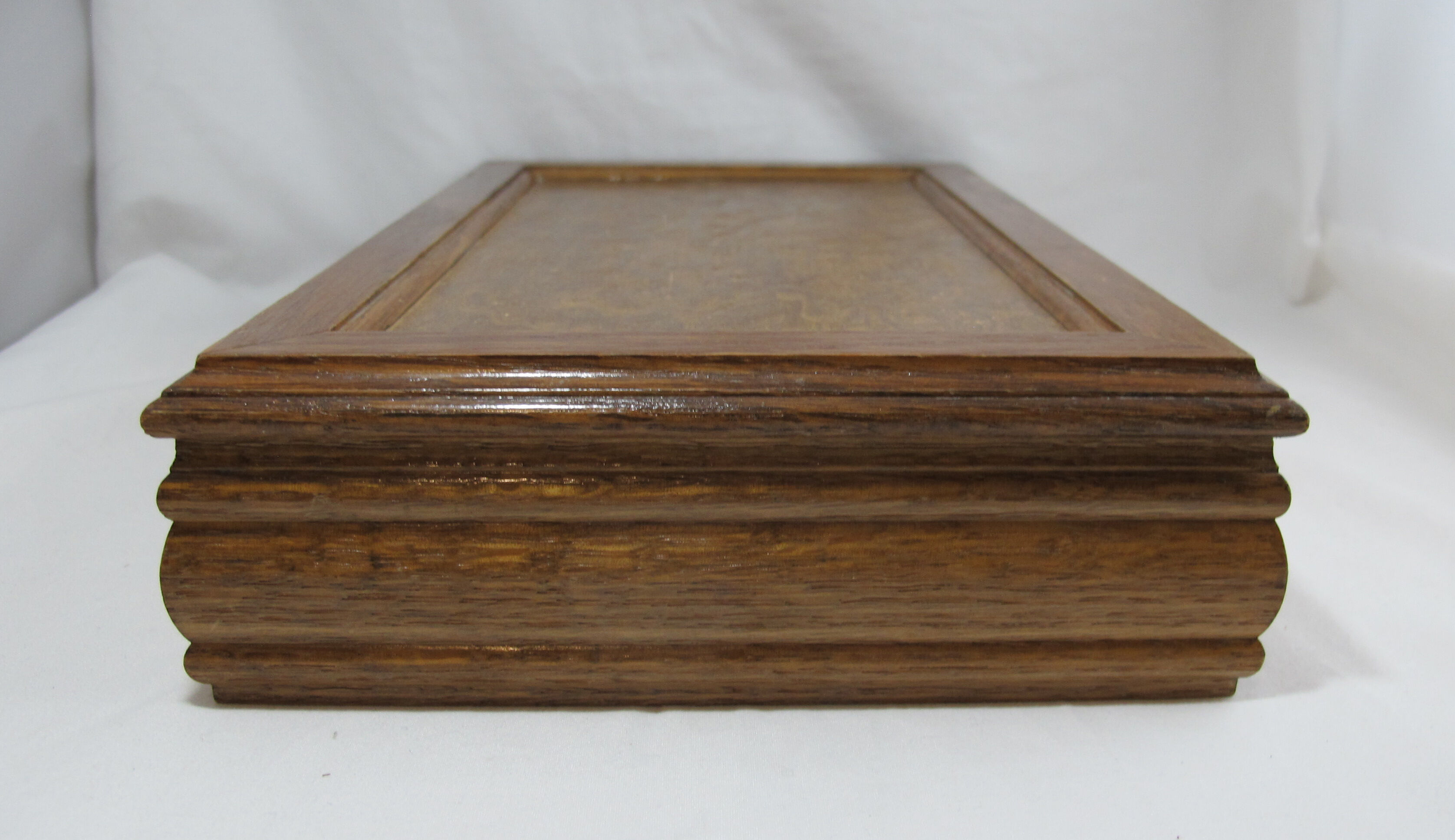 Wooden jewelry box