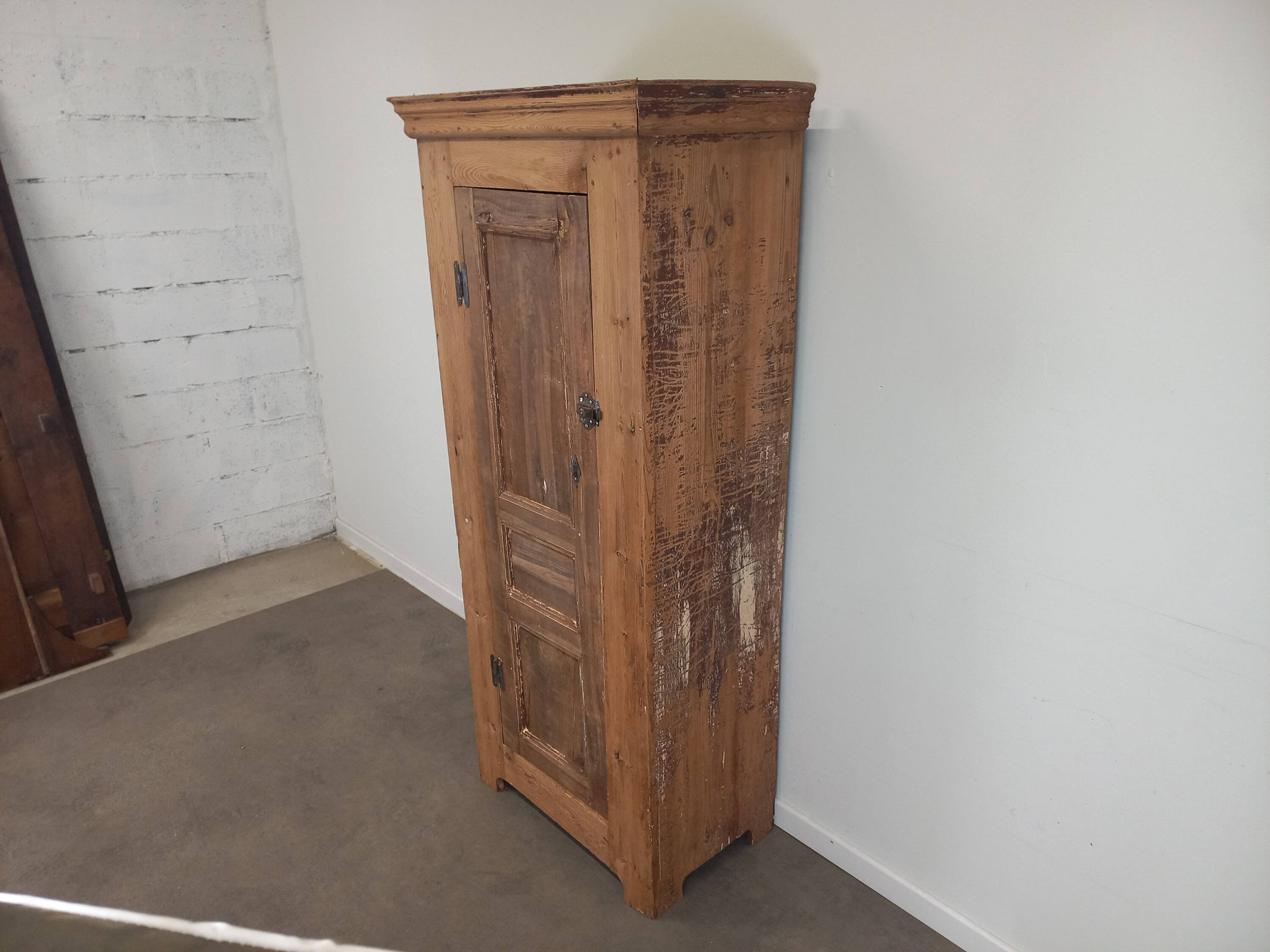 Parisian fir wardrobe