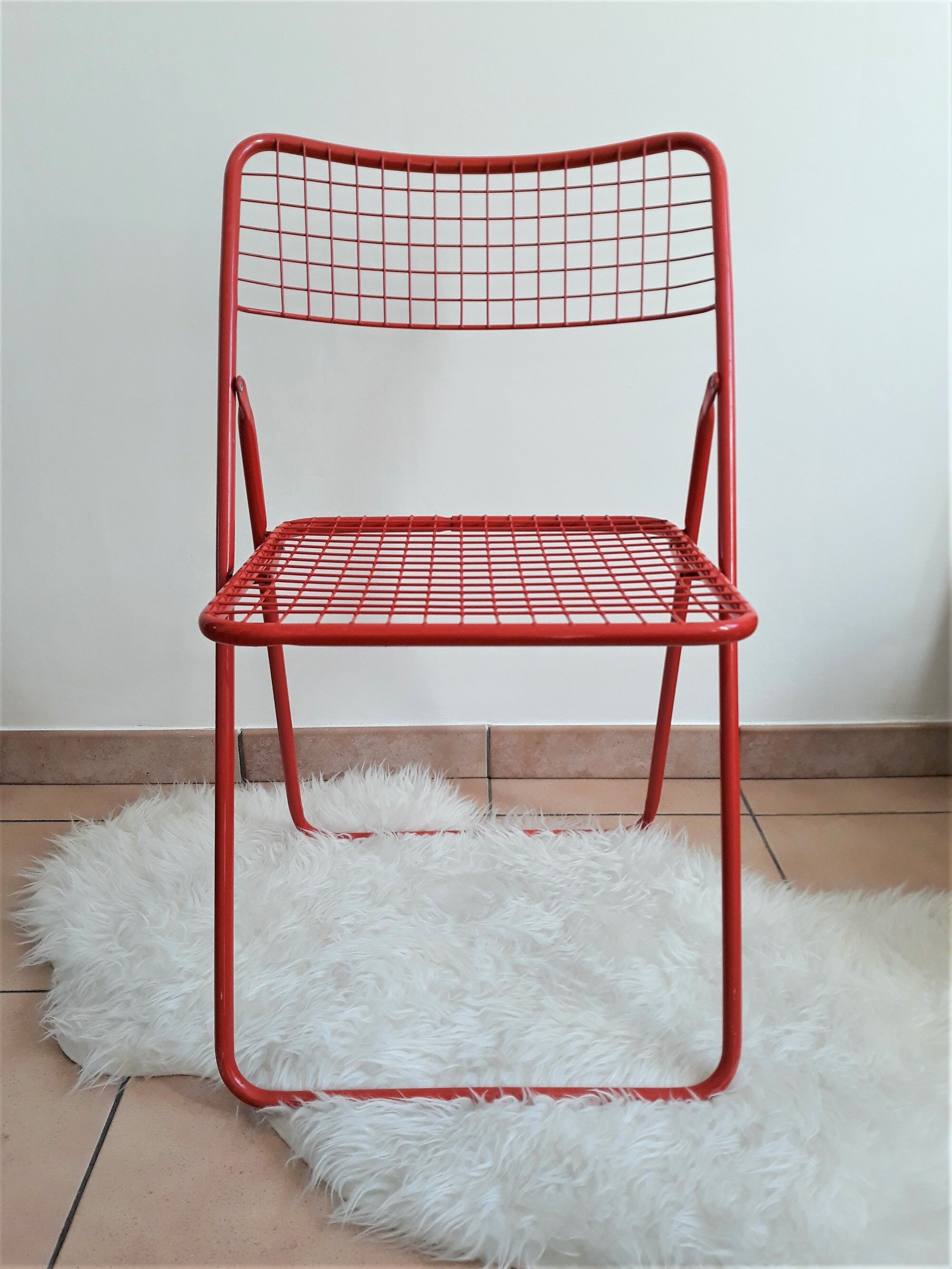 Nels Gammelgaard Ted Net red Chair