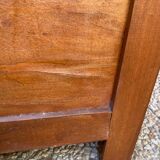 Old Parisian bonnetière