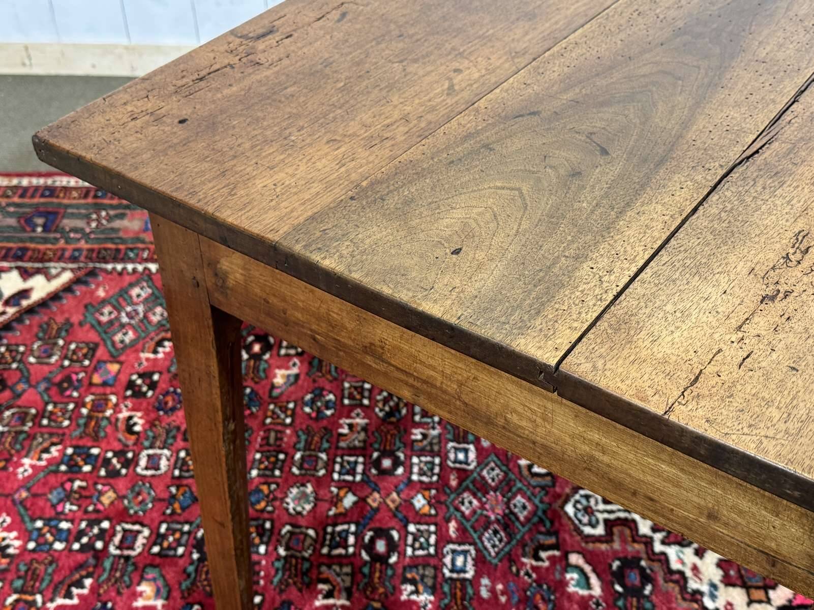 Table bureau en noyer XIXème