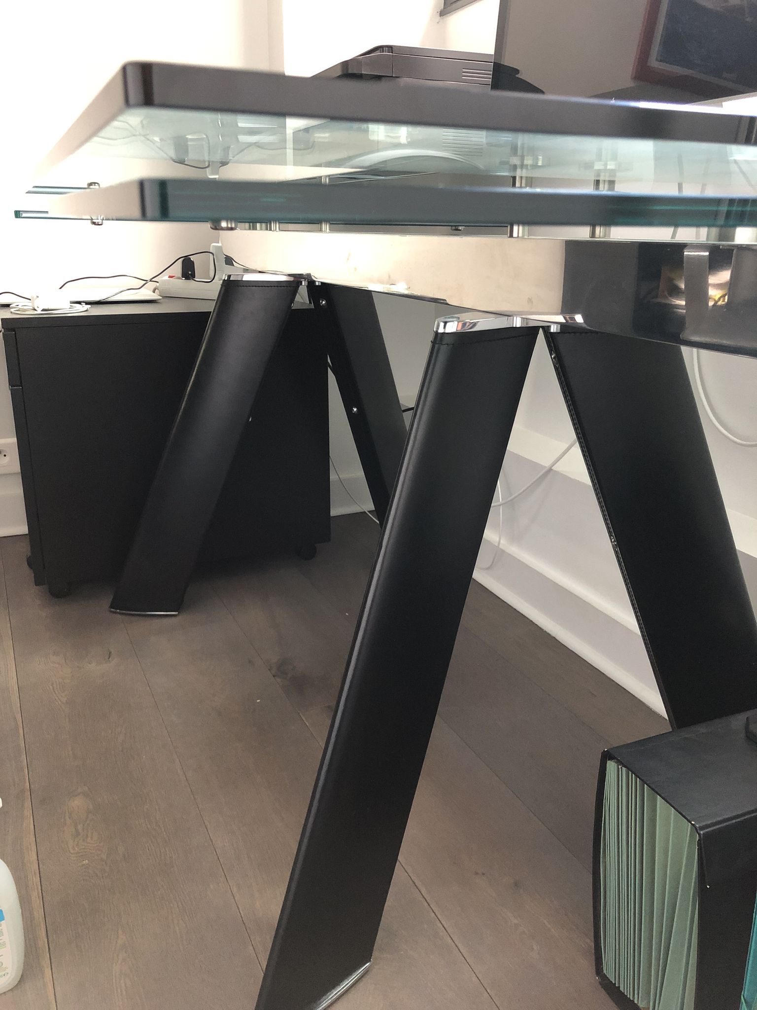 Table de repas en verre Chronos de Roche Bobois