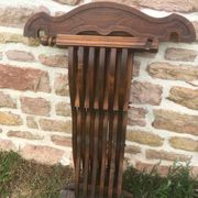 Fauteuil Dagobert ou curule pliant en noyer