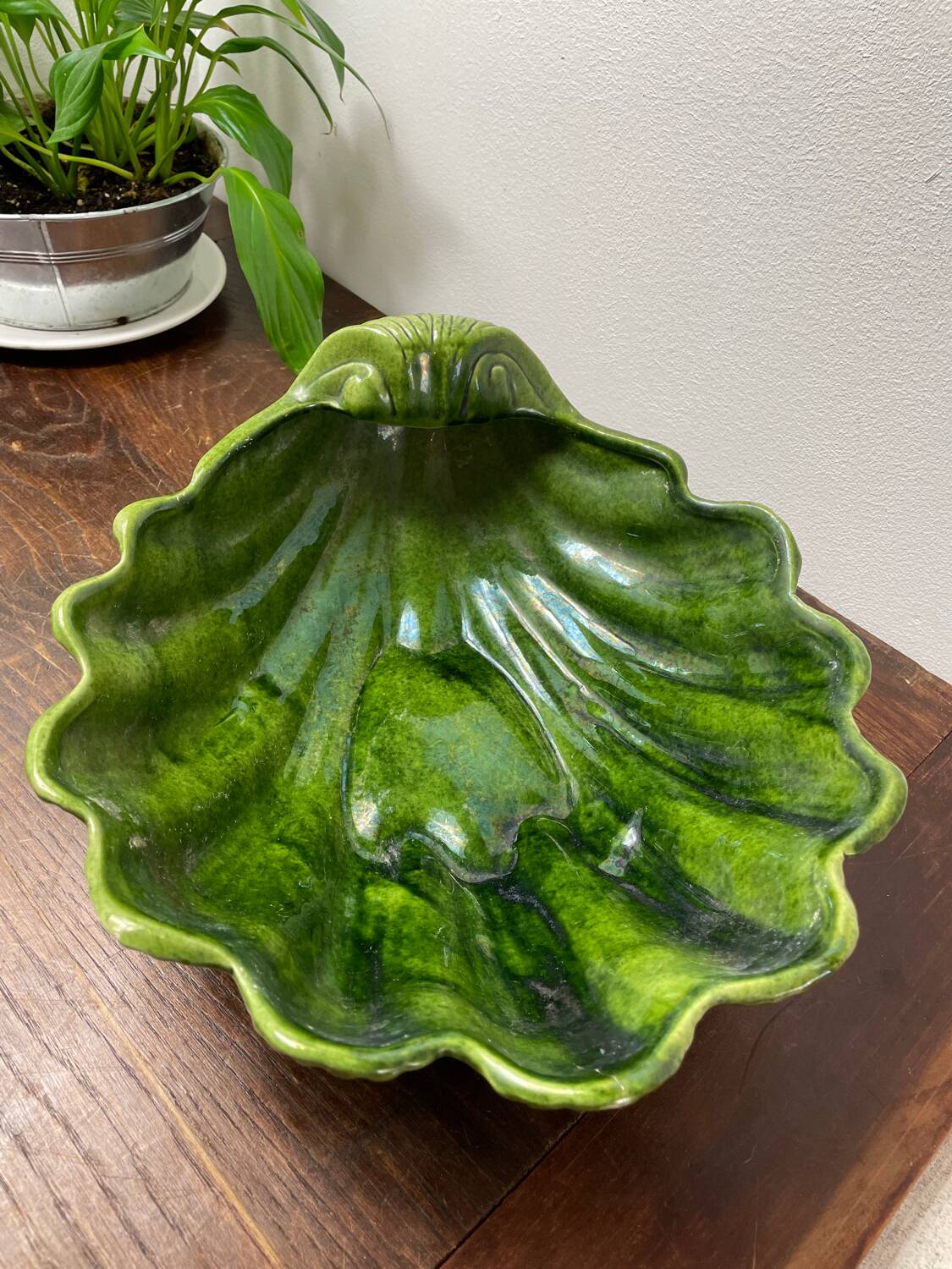 Ceramic clam salad bowl