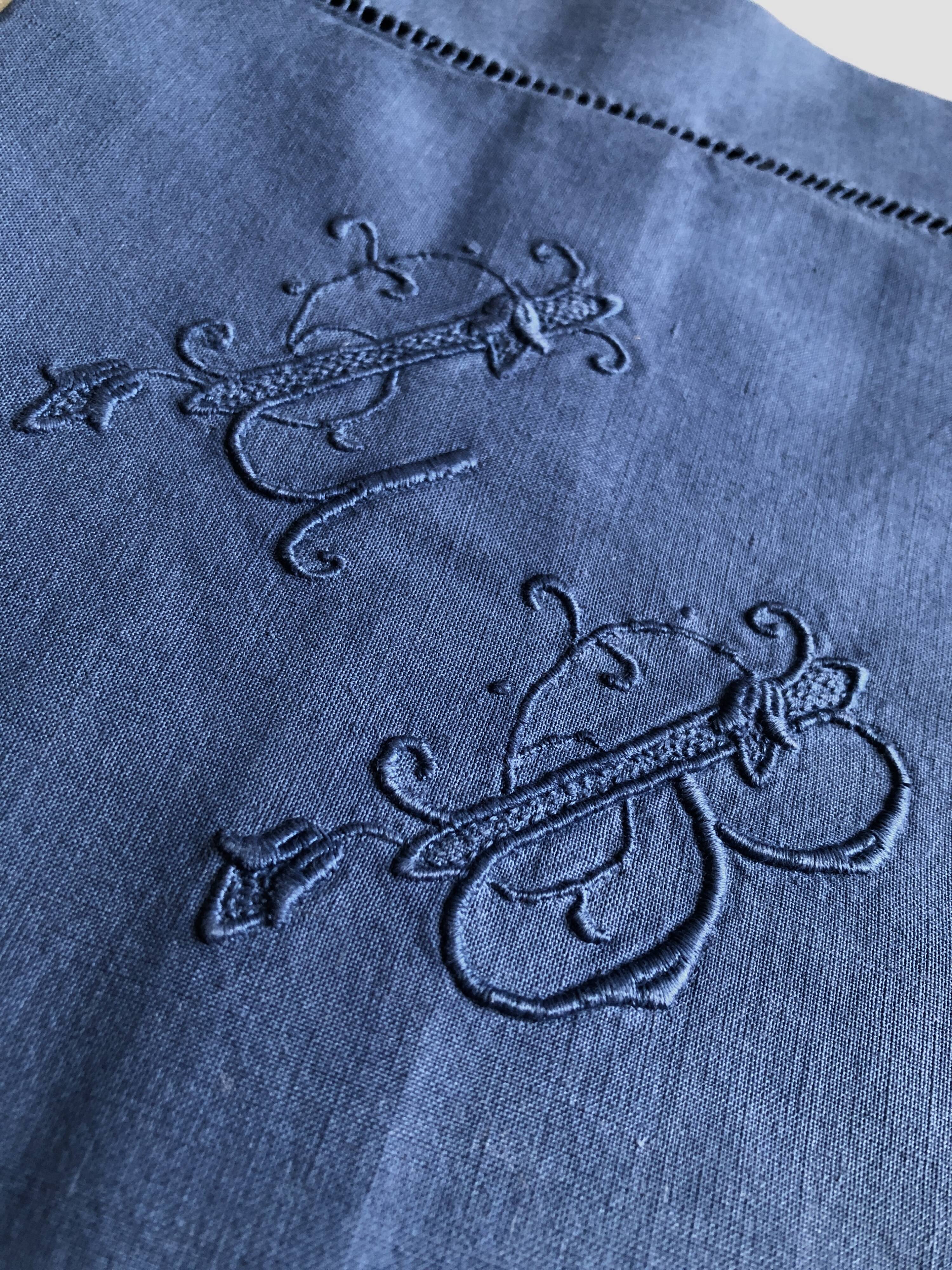 Antique night blue cotton pillowcase