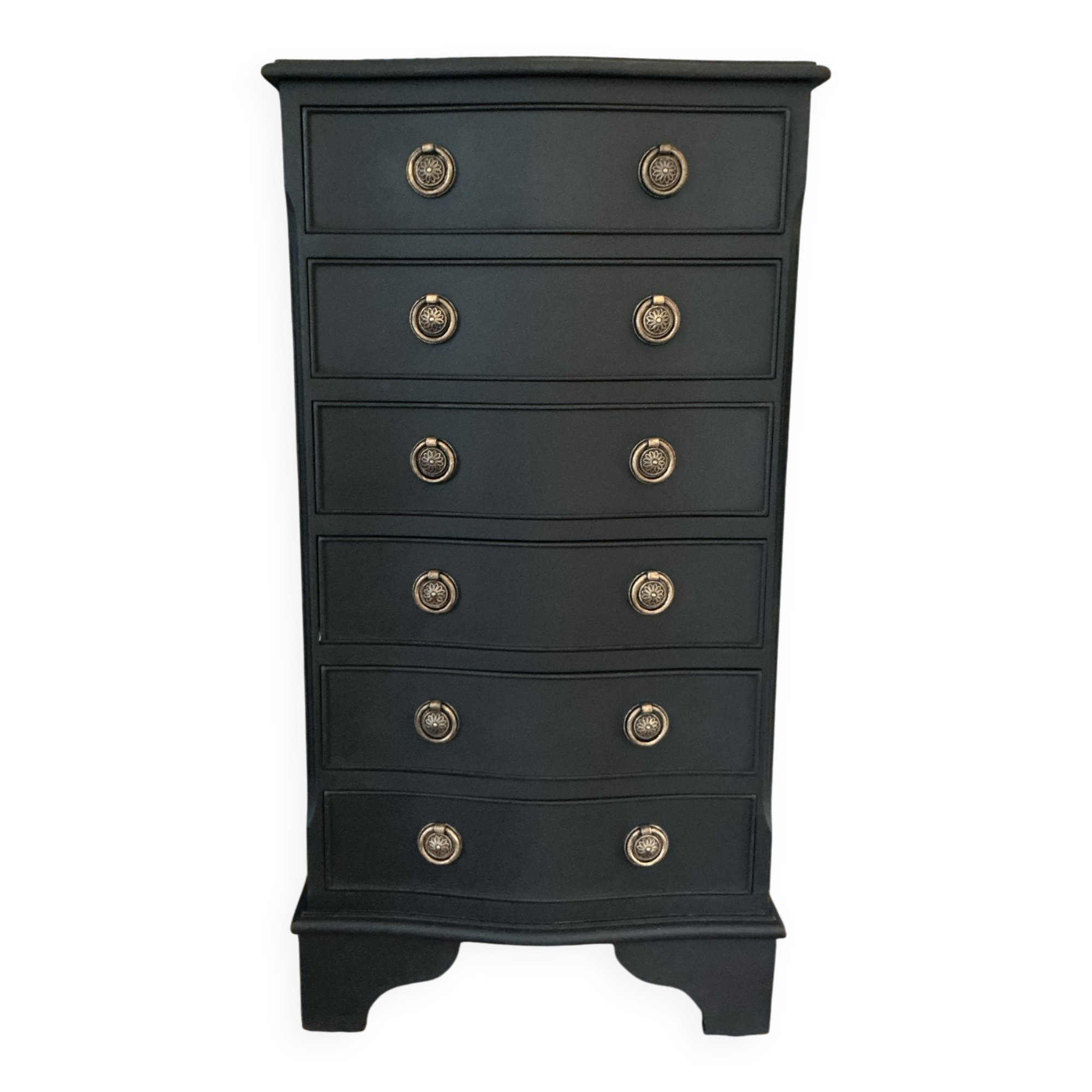 Vintage curved chest of drawers in a reinterpreted Louis XV style