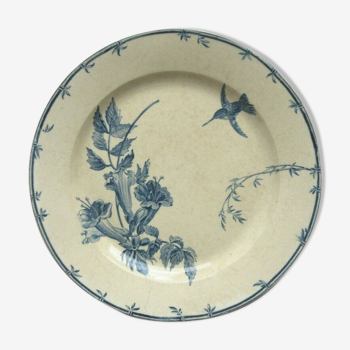 Plat rond plat signé Gien, modèle bleu, Oiseau-mouche, Fleurs et oiseaux, 27 cm