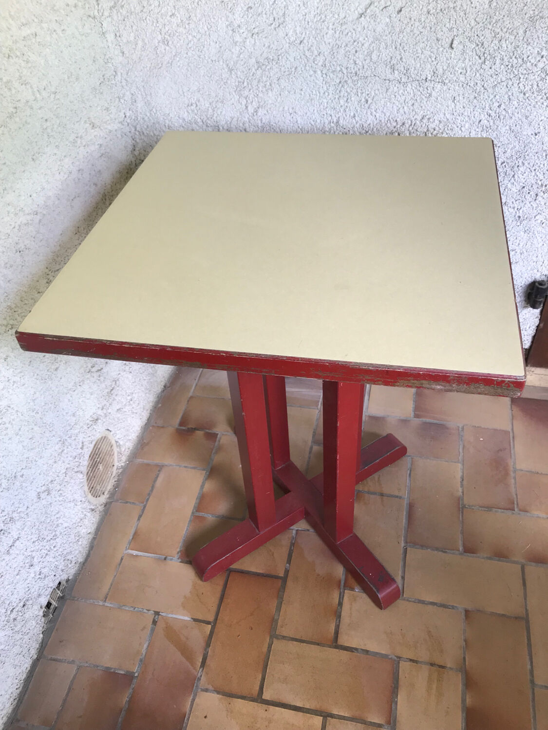 Table bistrot