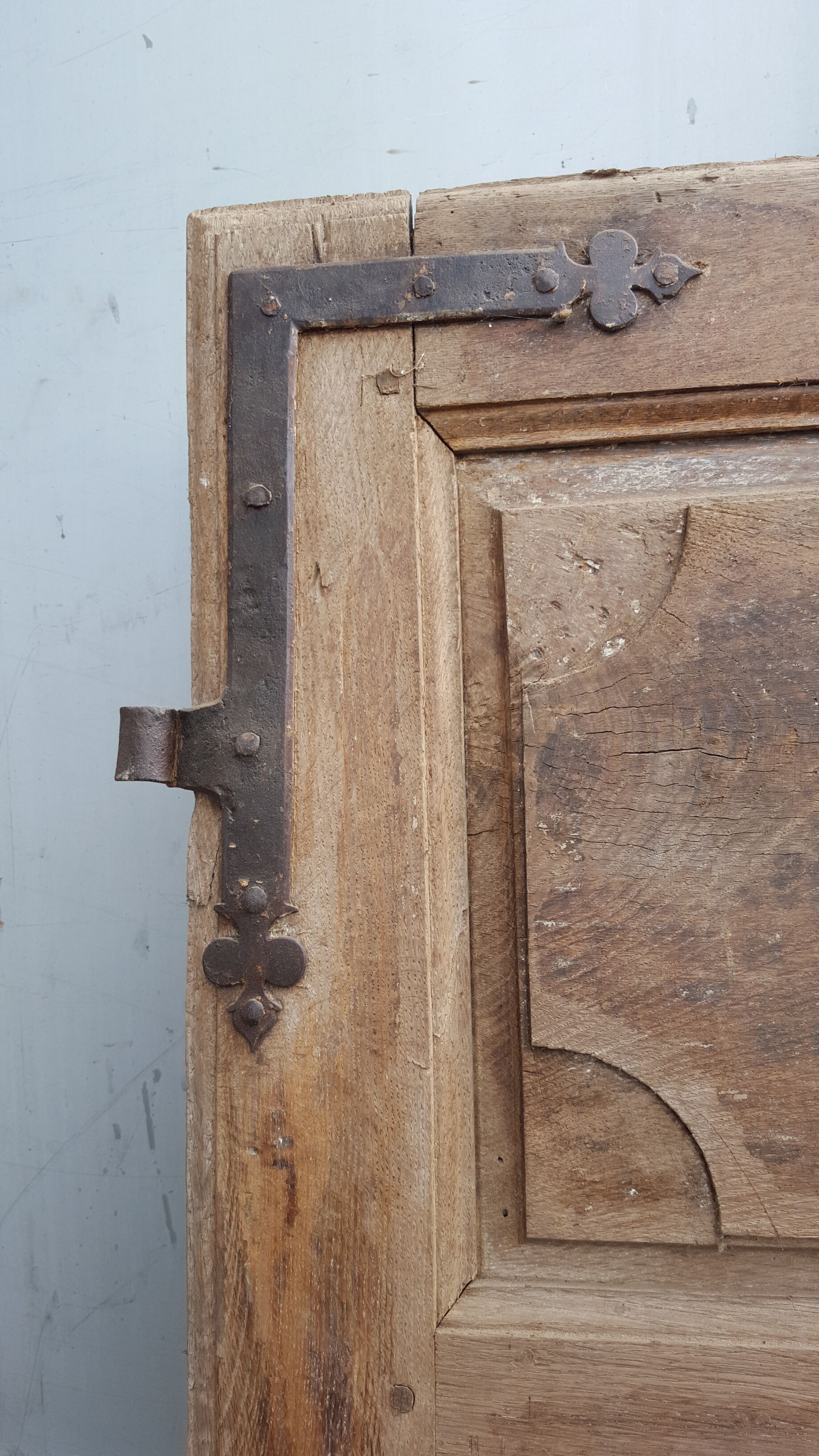 Antique door XVIIIth fittings