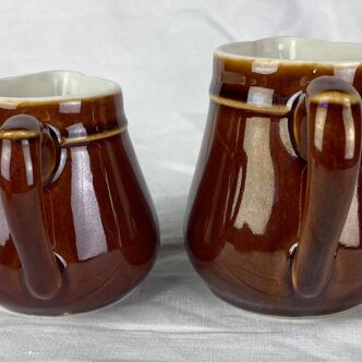 Set of 2 ceramic milk pots