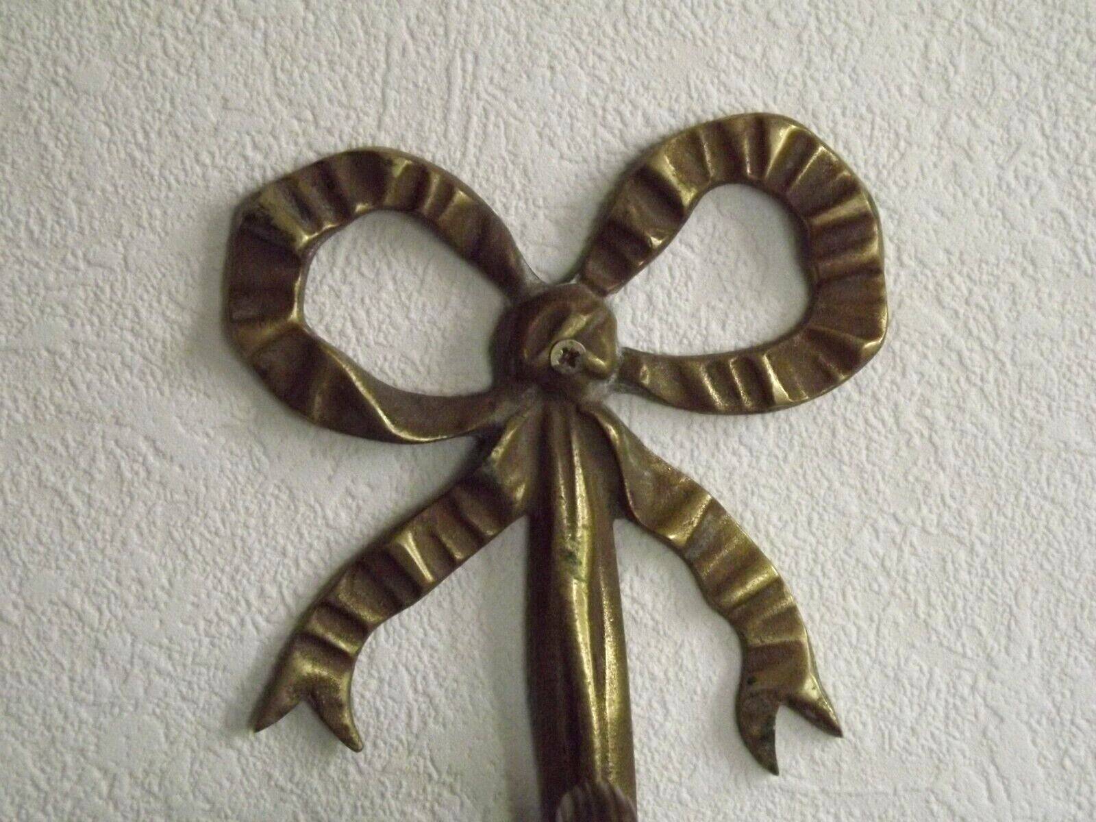 Simple Ruffled Glass Shade Wall Sconce