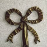 Simple Ruffled Glass Shade Wall Sconce