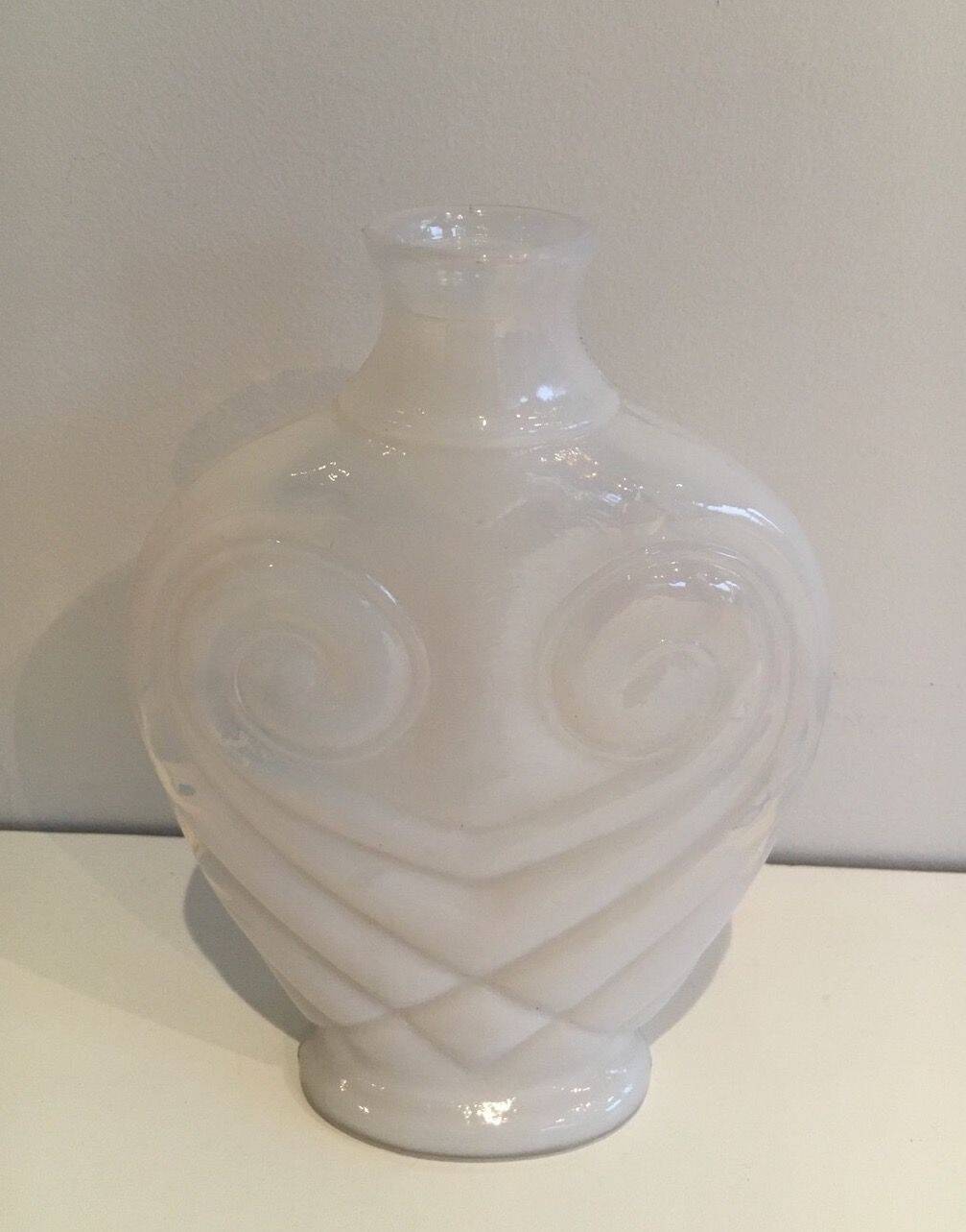 White opaline glass owl vase. Around 1970.