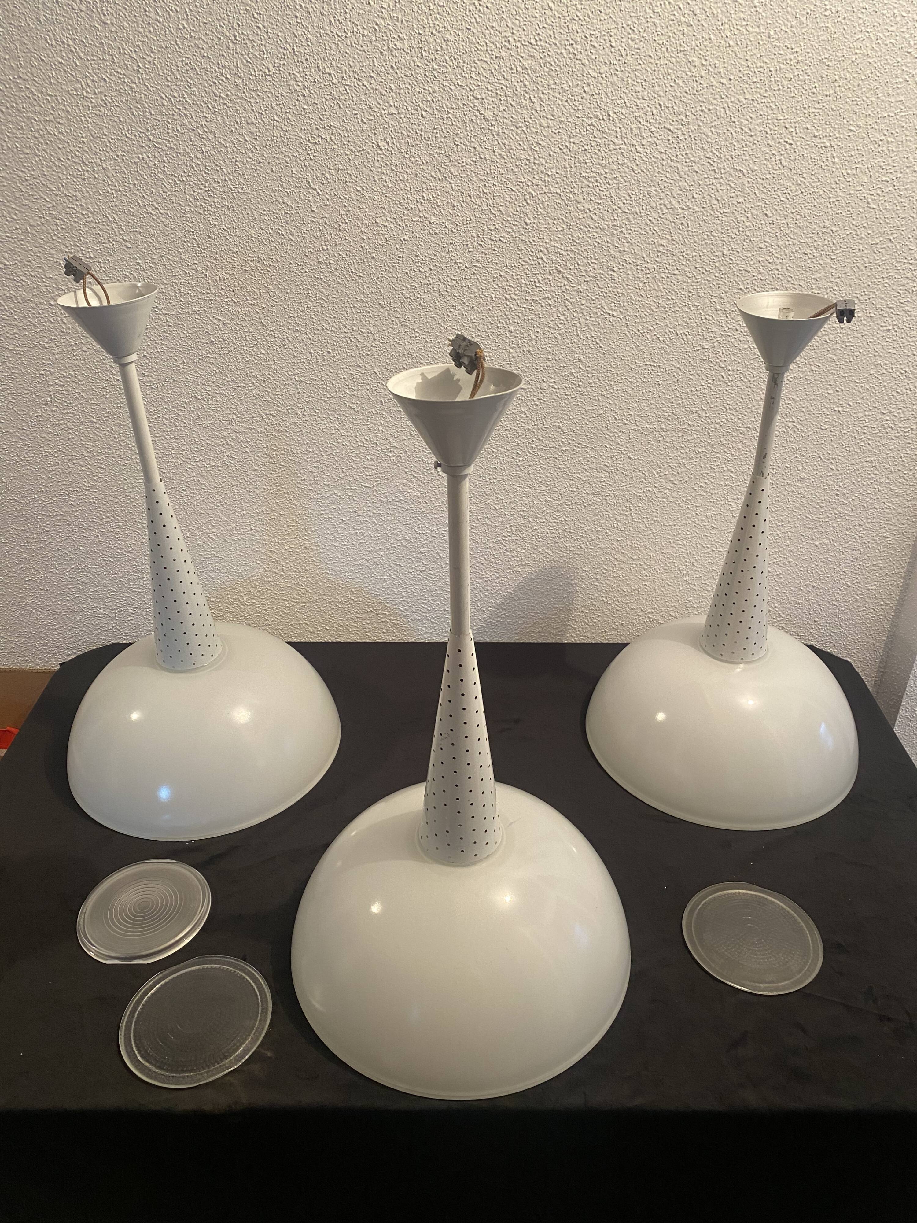 Lot de 3 lampes metal et verre holophane design année 70