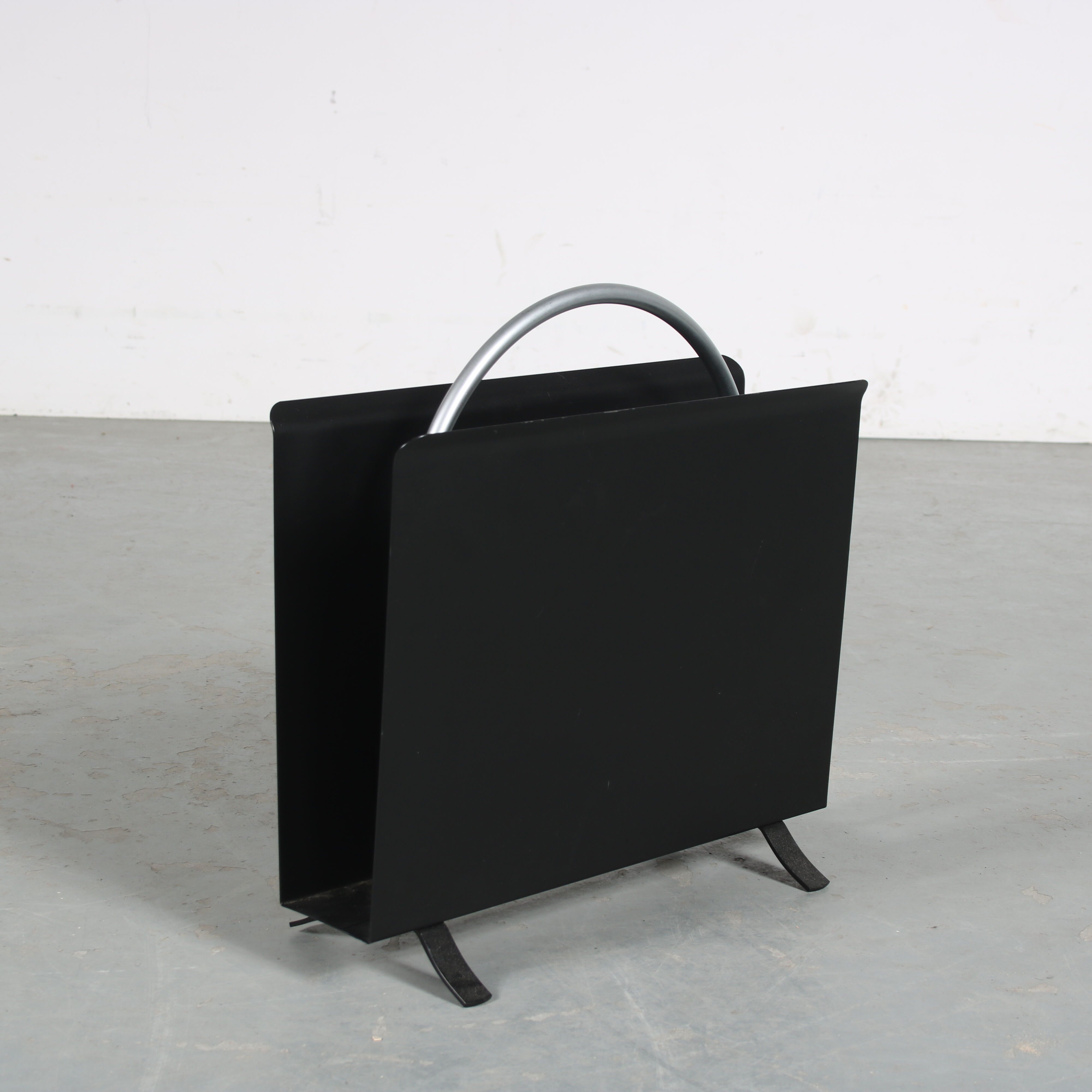 1950s Recent edition magazine rack by W.H. Gispen for Dutch Originals, Netherlands