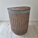 Wicker laundry basket