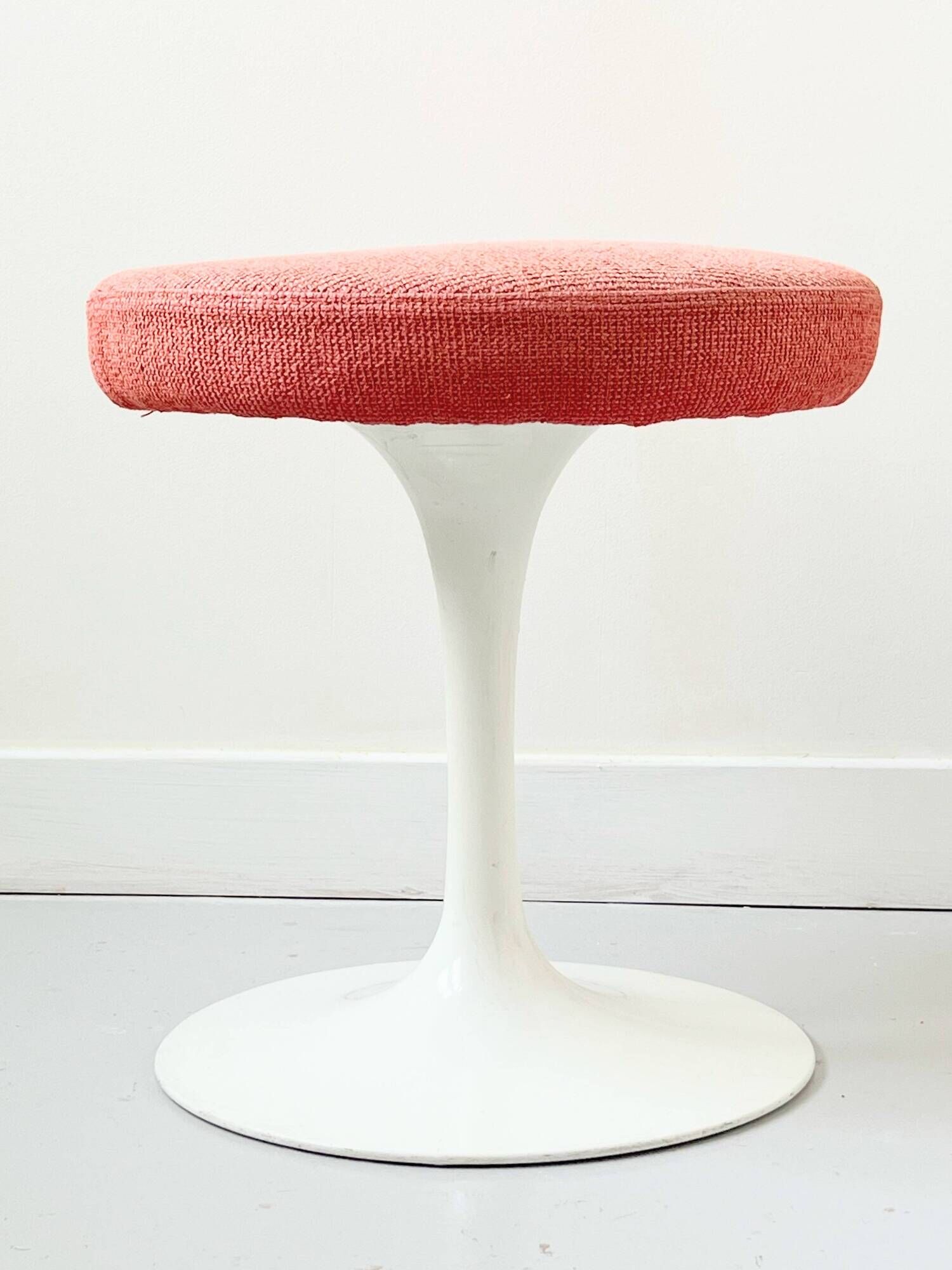 Tabouret tulipe pivotant saarinen knoll