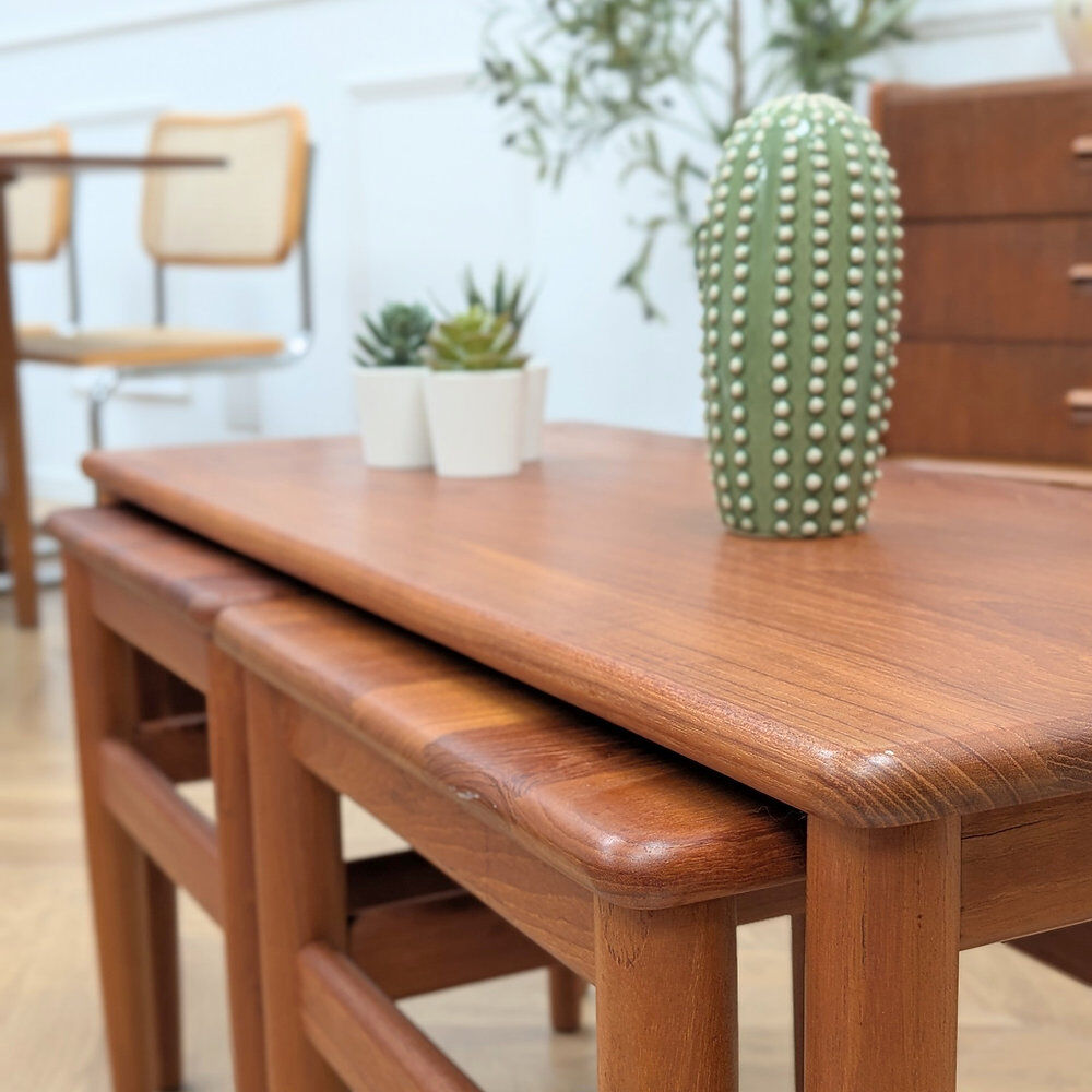 Table basse scandinave & 2 gigognes