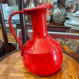 Grand pichet rouge