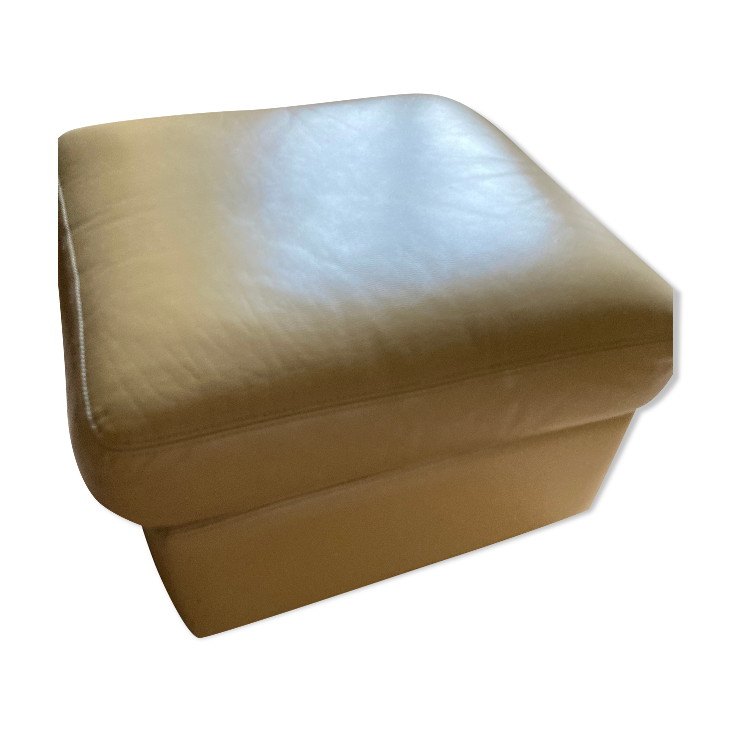 Leather pouf