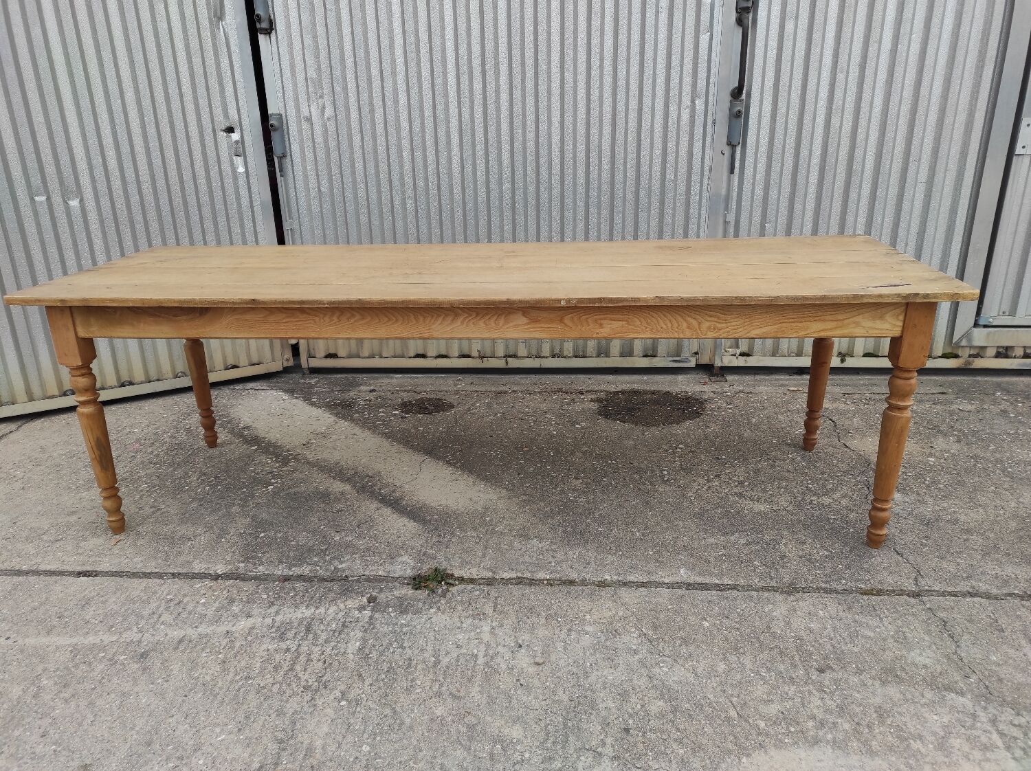 Farmhouse table turned foot and light wood 250cm