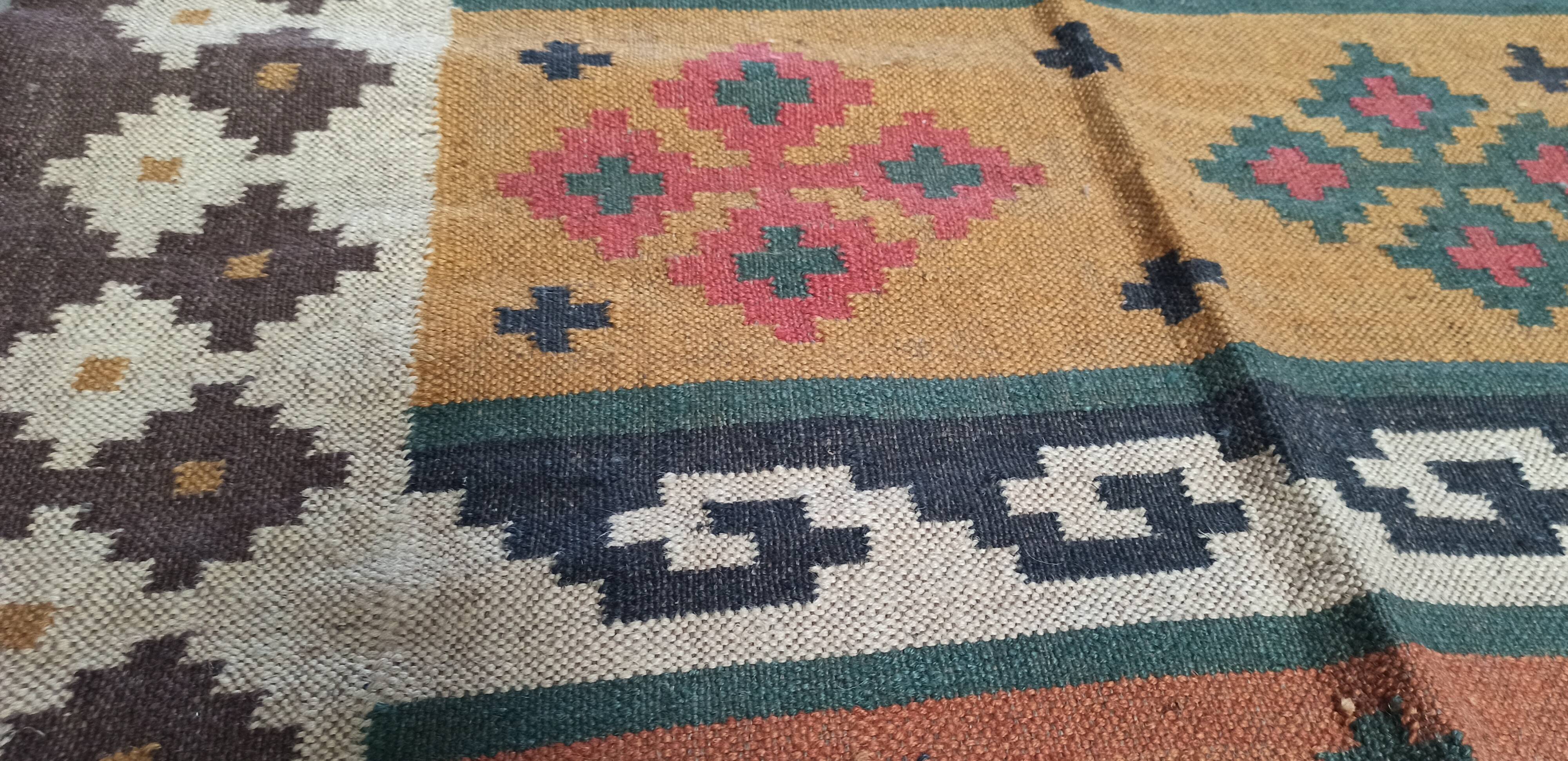 Kilim rug in jute and cotton. 125cm x 195cm