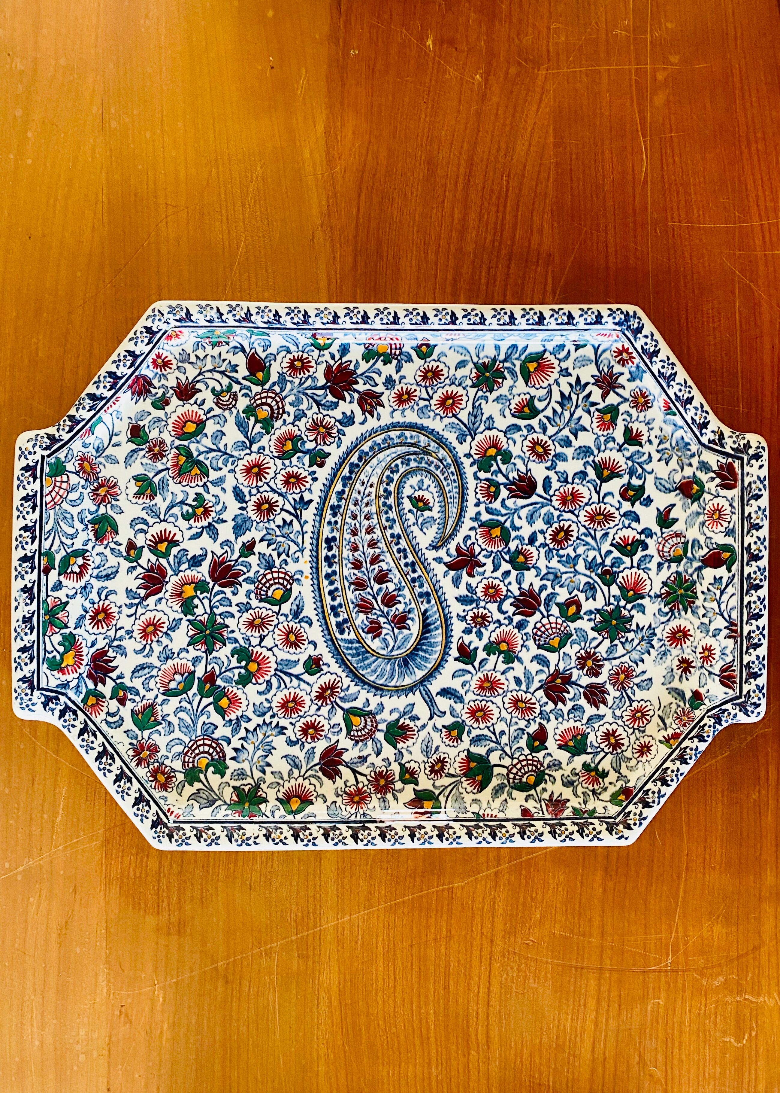 Grand plateau en faience de Gien décor Cachemire, 1960