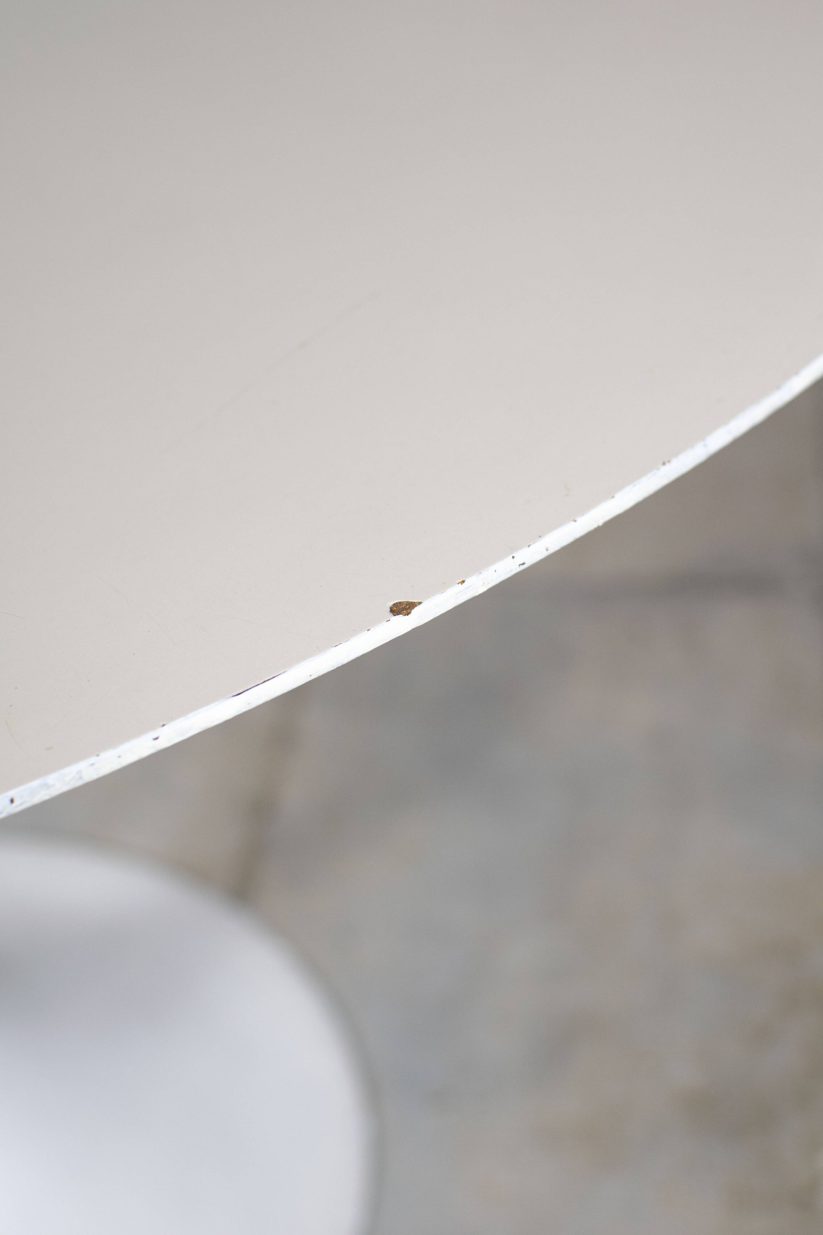 Vintage tulip table 1970