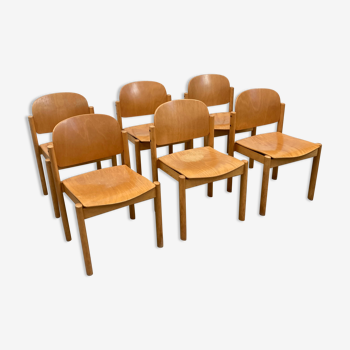 Set of six style chairs