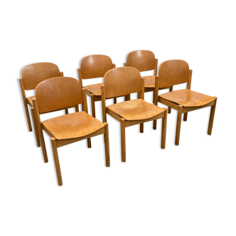 Set of six style chairs