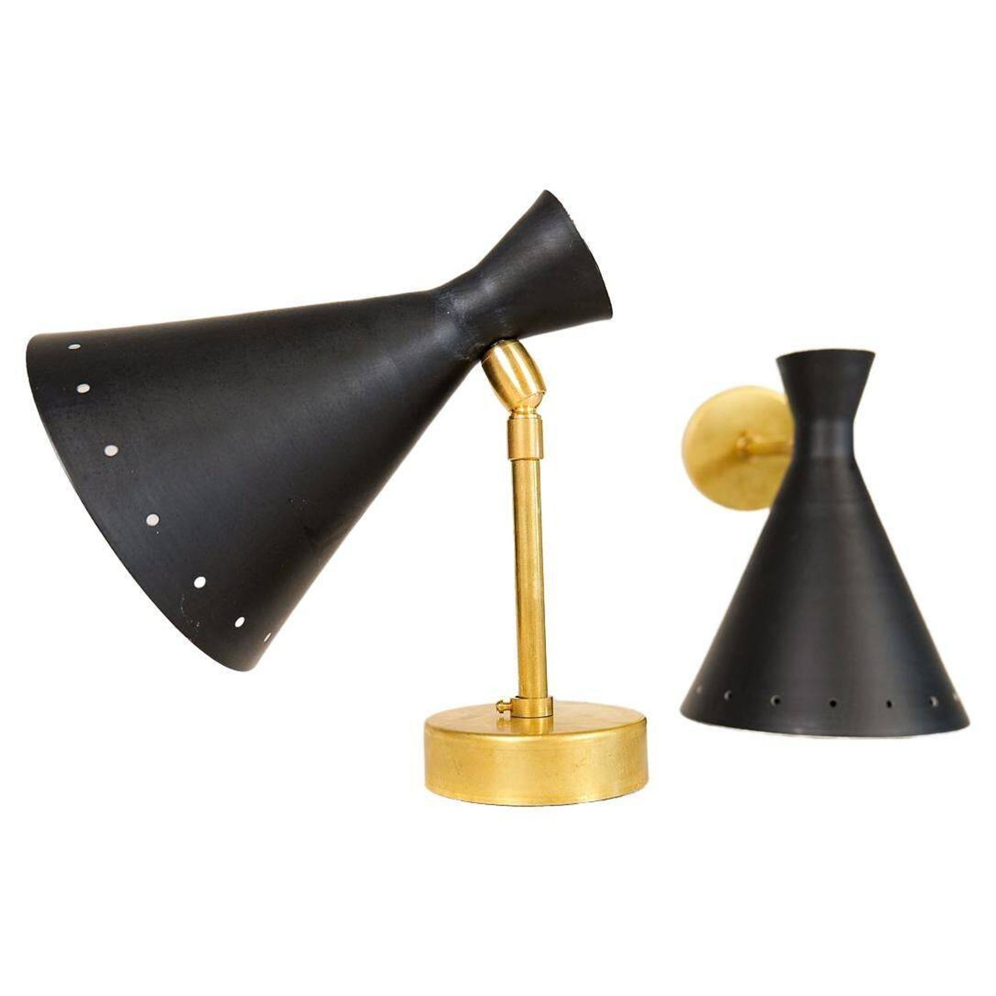 Pair of modern Italian wall sconces in Stilnovo style, wall lamp.